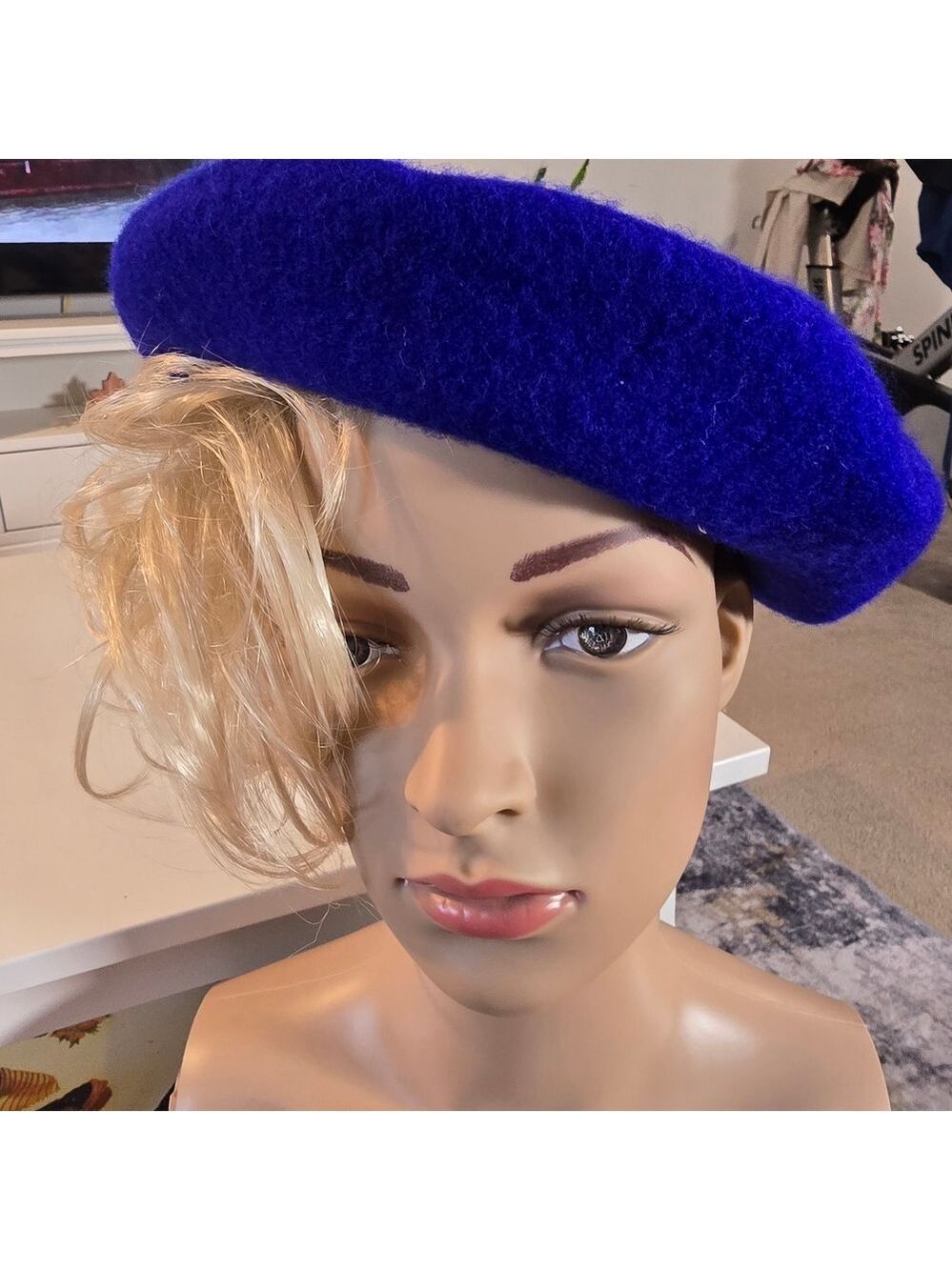 Elegant 100% Wool Royal Blue Beret for Women